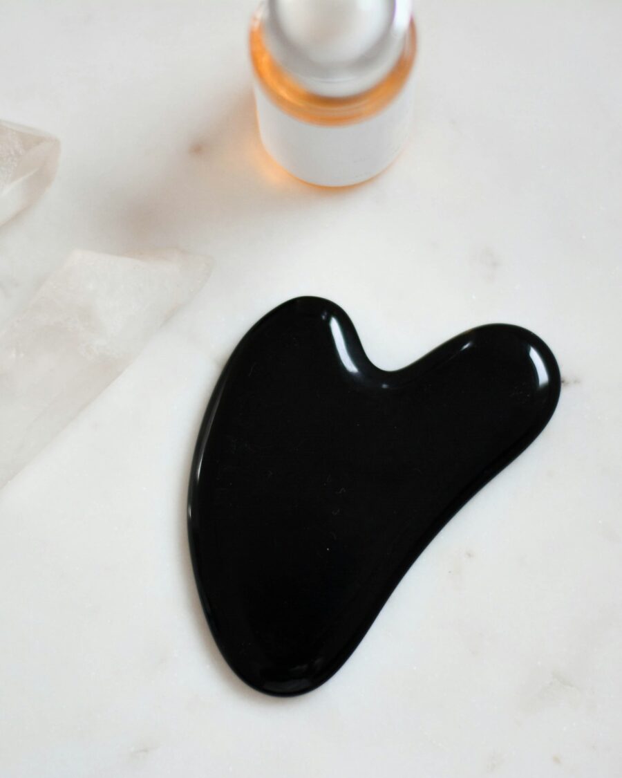 Gua sha en obsidienne